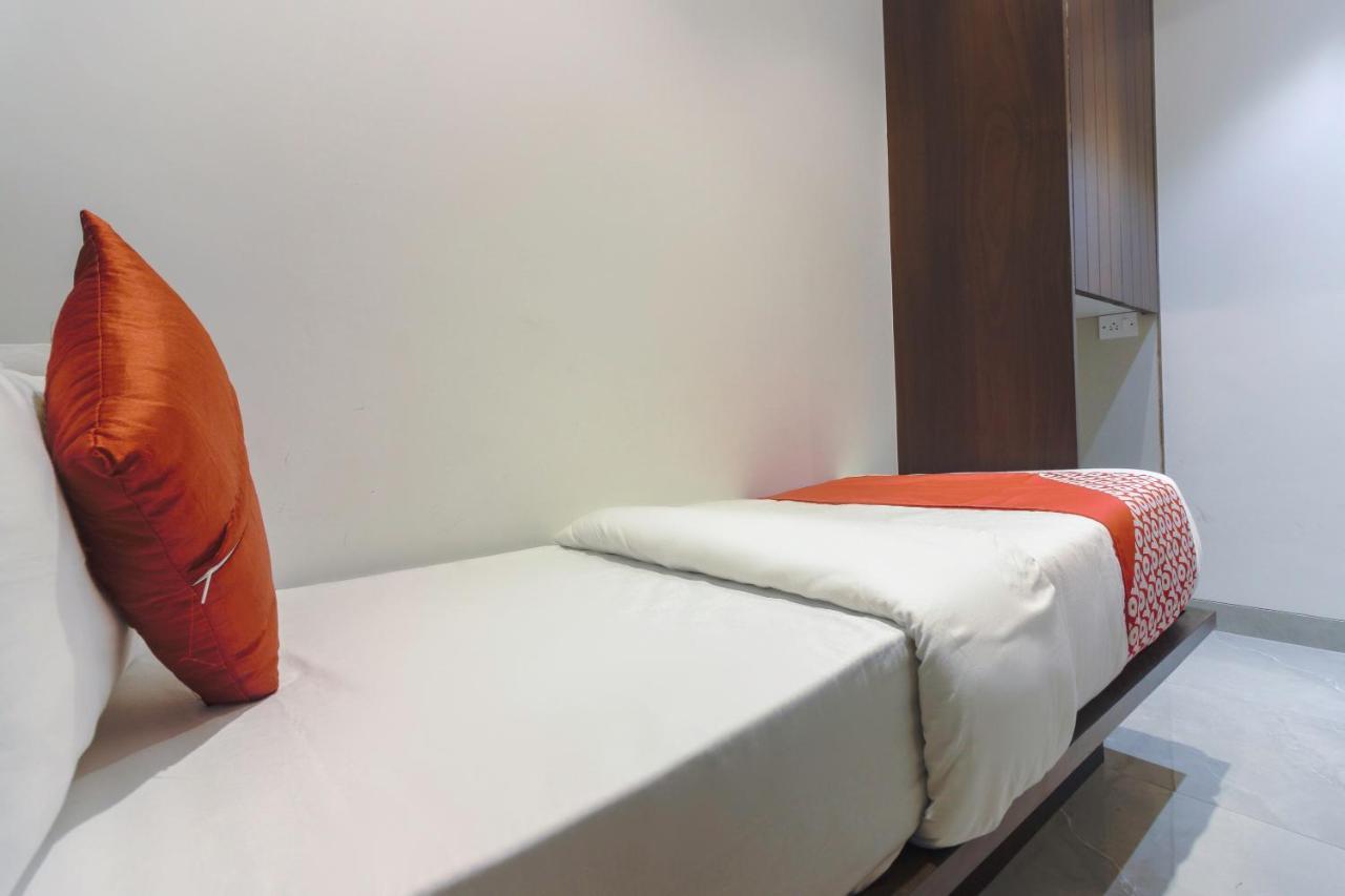 مومباي Hotel Flora Suites المظهر الخارجي الصورة