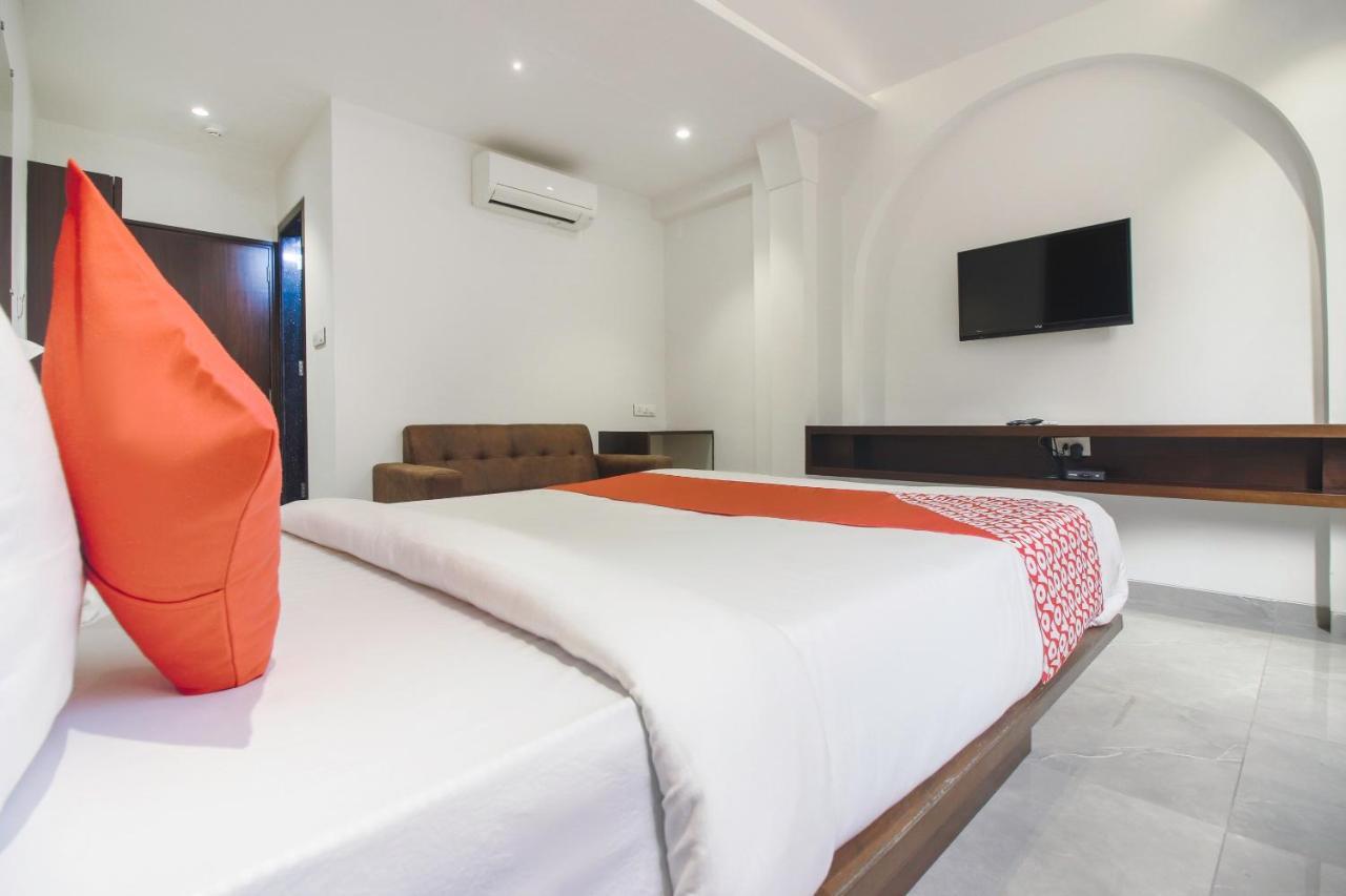 مومباي Hotel Flora Suites المظهر الخارجي الصورة