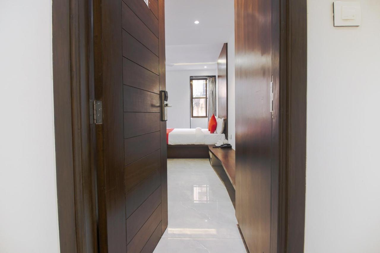 مومباي Hotel Flora Suites المظهر الخارجي الصورة