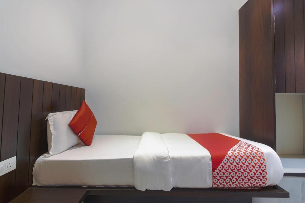 مومباي Hotel Flora Suites المظهر الخارجي الصورة