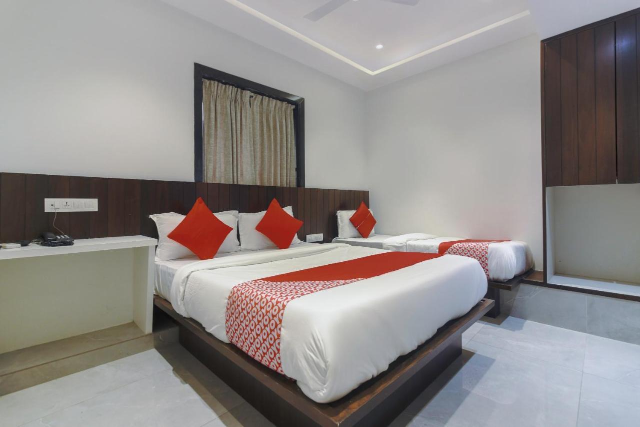 مومباي Hotel Flora Suites المظهر الخارجي الصورة