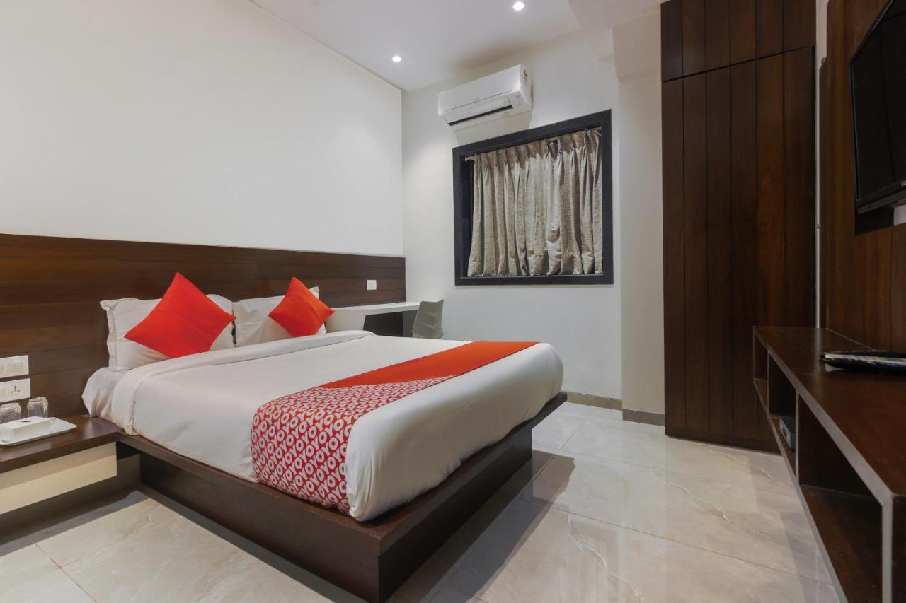 مومباي Hotel Flora Suites المظهر الخارجي الصورة