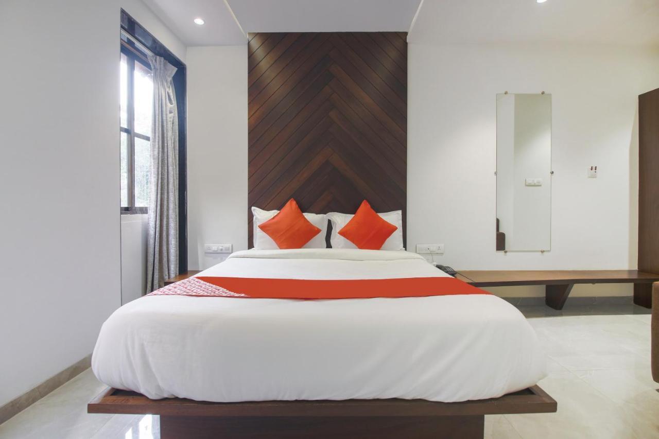 مومباي Hotel Flora Suites المظهر الخارجي الصورة
