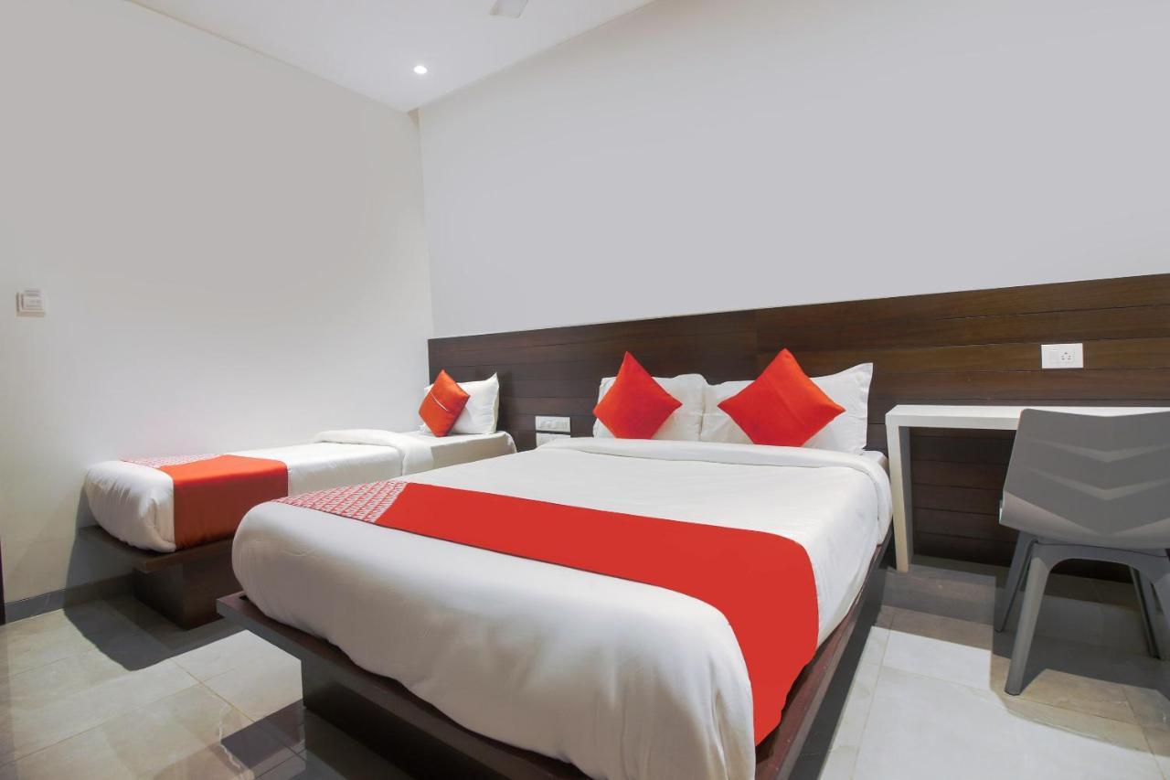 مومباي Hotel Flora Suites المظهر الخارجي الصورة