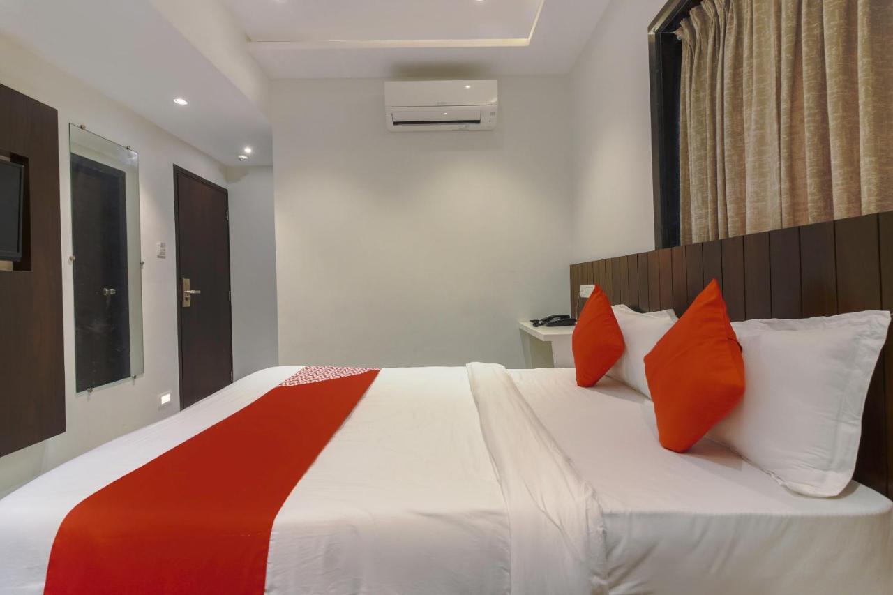 مومباي Hotel Flora Suites المظهر الخارجي الصورة