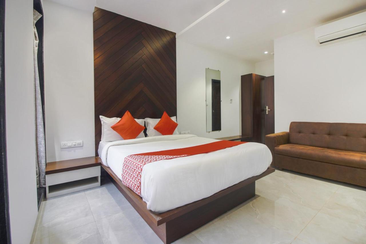 مومباي Hotel Flora Suites المظهر الخارجي الصورة