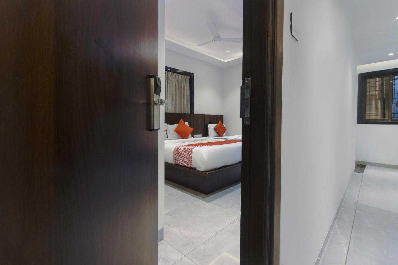 مومباي Hotel Flora Suites المظهر الخارجي الصورة