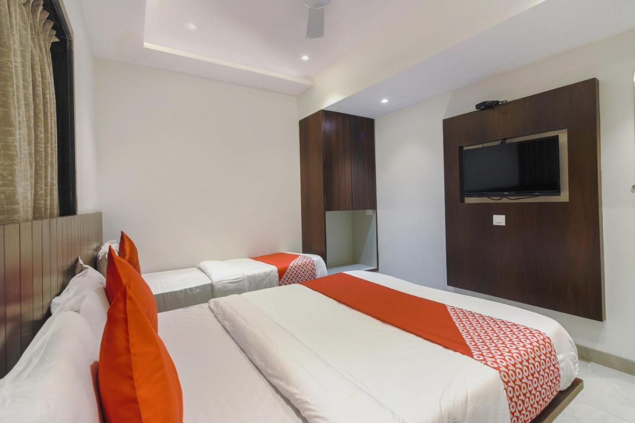 مومباي Hotel Flora Suites المظهر الخارجي الصورة