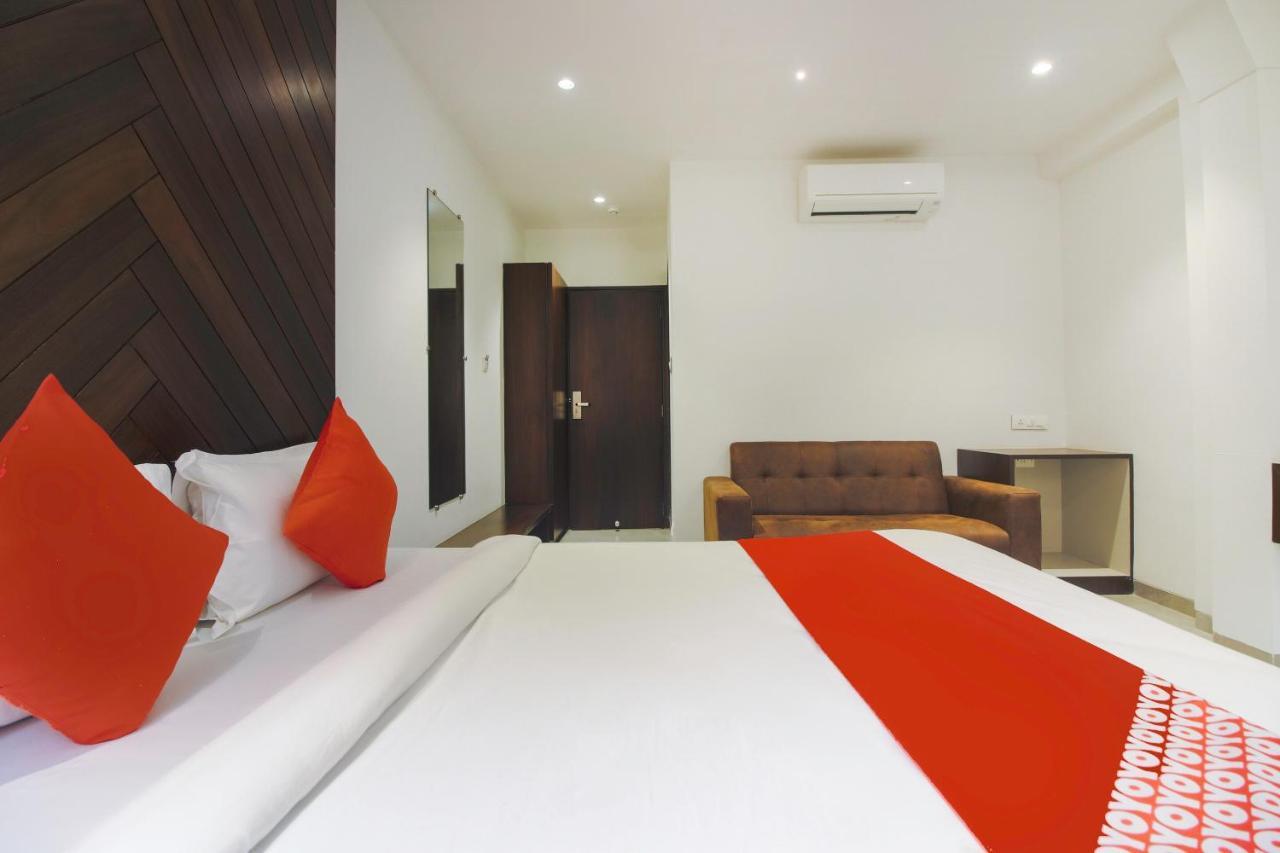 مومباي Hotel Flora Suites المظهر الخارجي الصورة