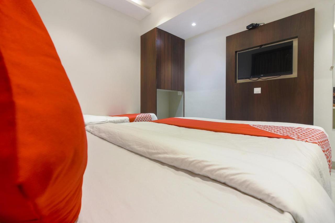 مومباي Hotel Flora Suites المظهر الخارجي الصورة