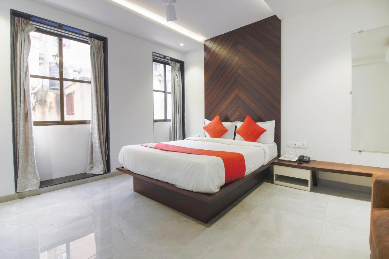 مومباي Hotel Flora Suites المظهر الخارجي الصورة