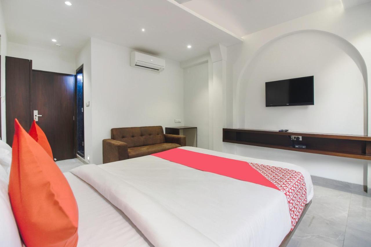 مومباي Hotel Flora Suites المظهر الخارجي الصورة
