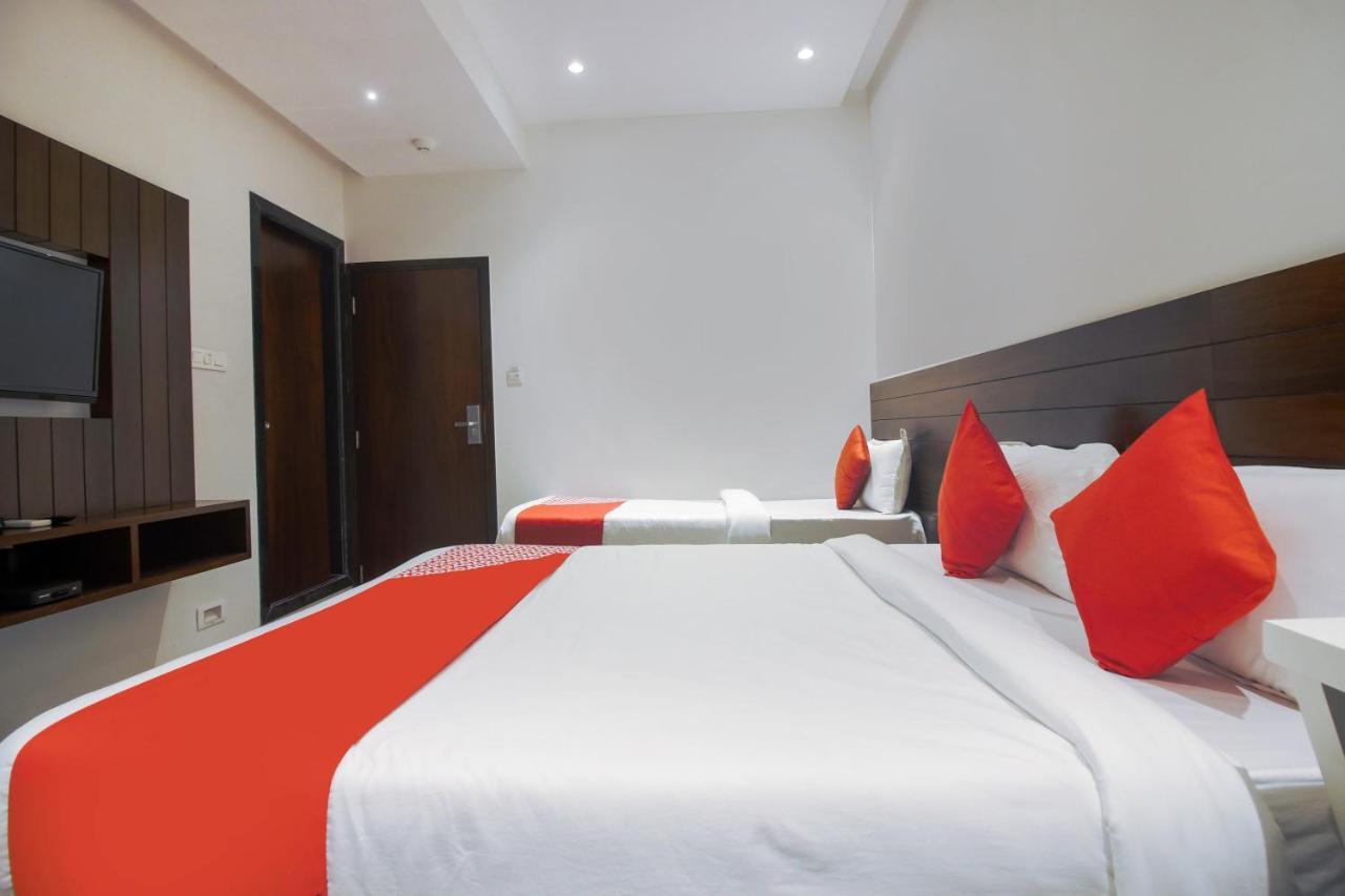 مومباي Hotel Flora Suites المظهر الخارجي الصورة